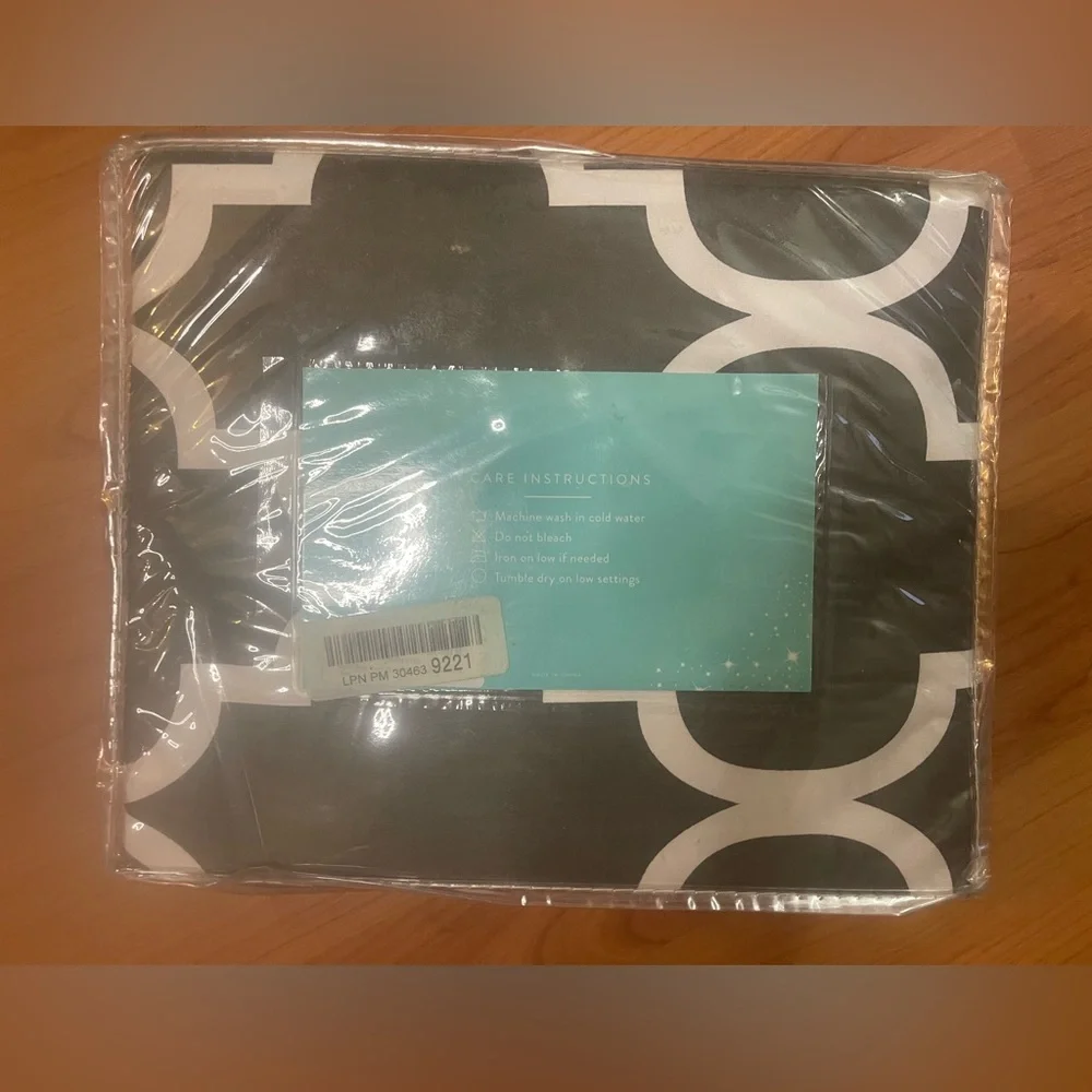 Dreamcare Microfiber Deep Pocket 6 Piece Sheets Set Queen Gray White Symbol